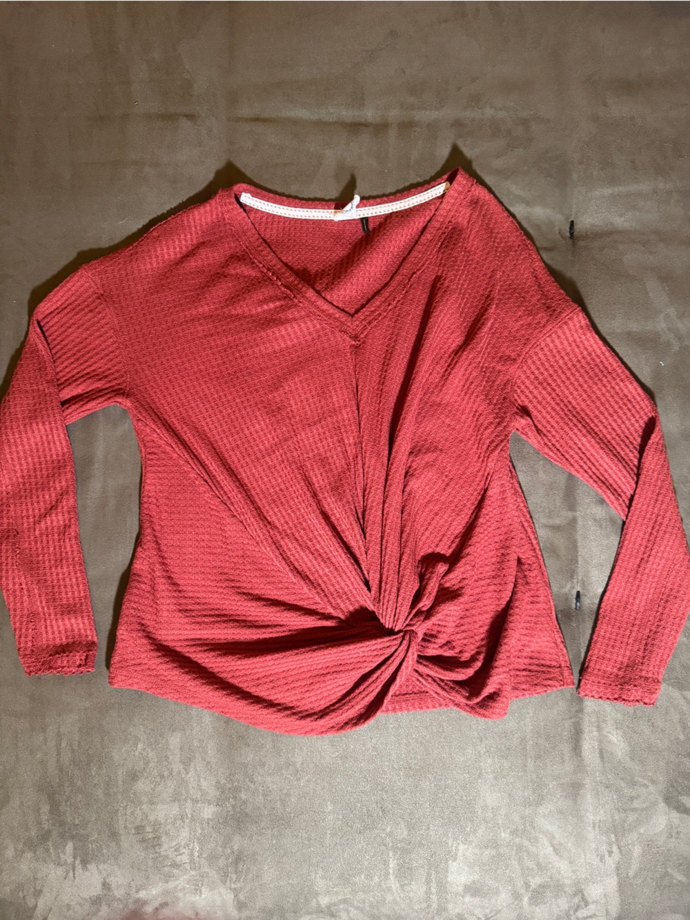 Anthropologie Akemi + Kim Twist-Front Long-Sleeve V-Neck Top - Red/orange